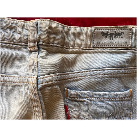 LEVI’S Lady Style Denim - Picture 4 of 6
